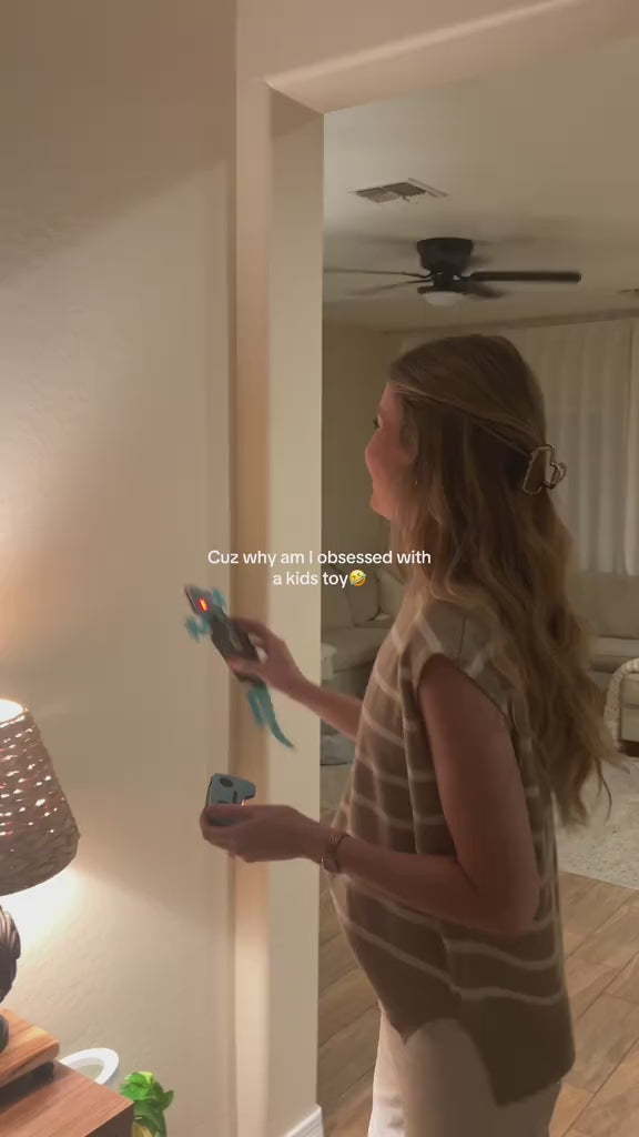 Interactive Climbing Gecko video